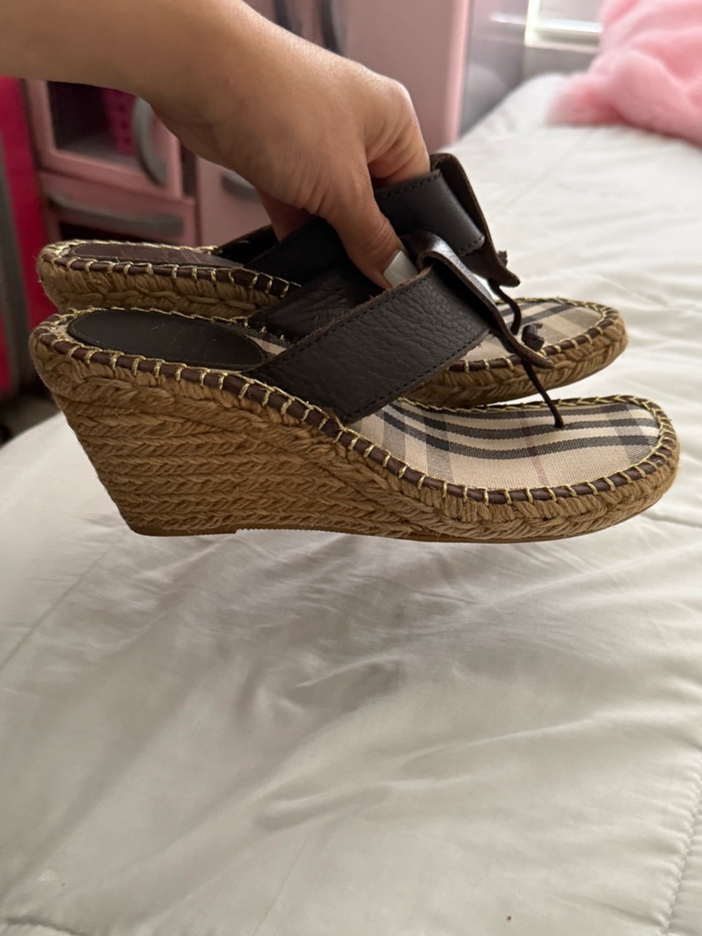 Burberry Brown Leather Thong Sandals with Classic Check Insole - Picture 5 of 5